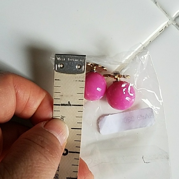 Beautiful earrings - Picture 3 of 5